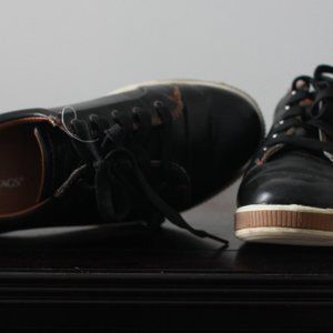 Deerstags simulated leather black shoes